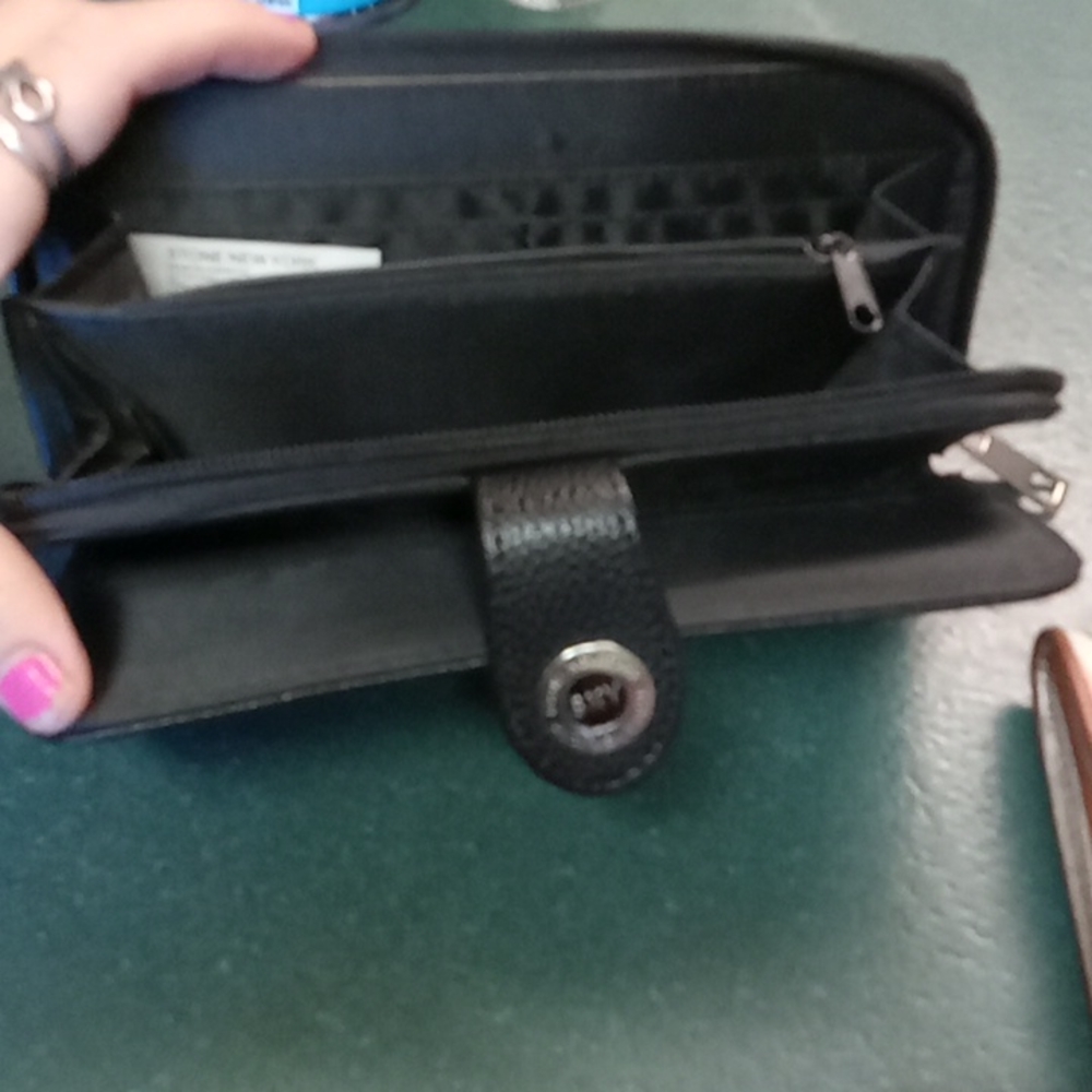Wallet - Picture 4 of 4